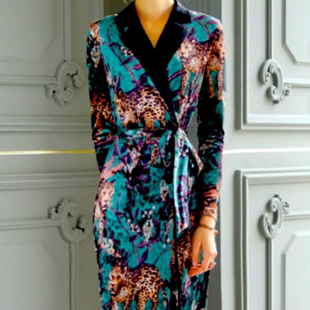 Sheath velvet dress